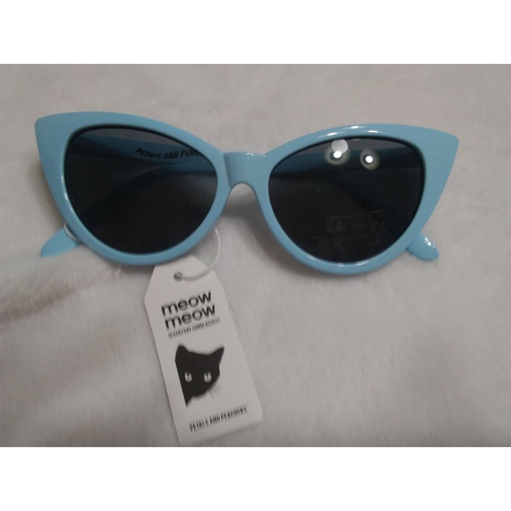 Petals & Peacocks blue cat eye sunglasses